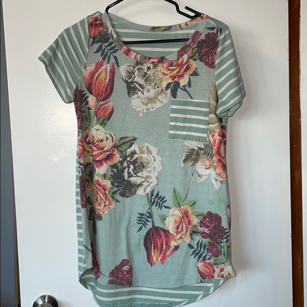 Medium floral tshirt with striped back